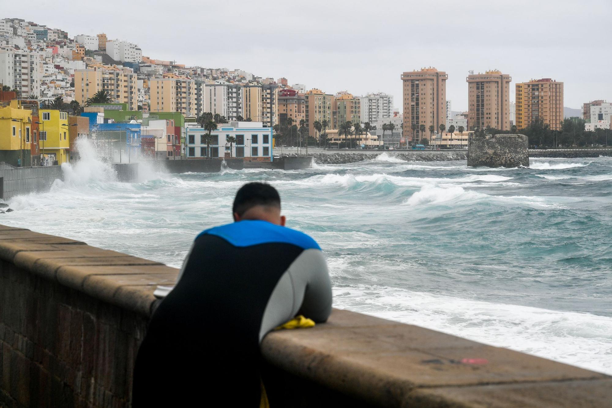 Olas en San Cristóbal, en Las Palmas de Gran Canaria (02/08/2023)