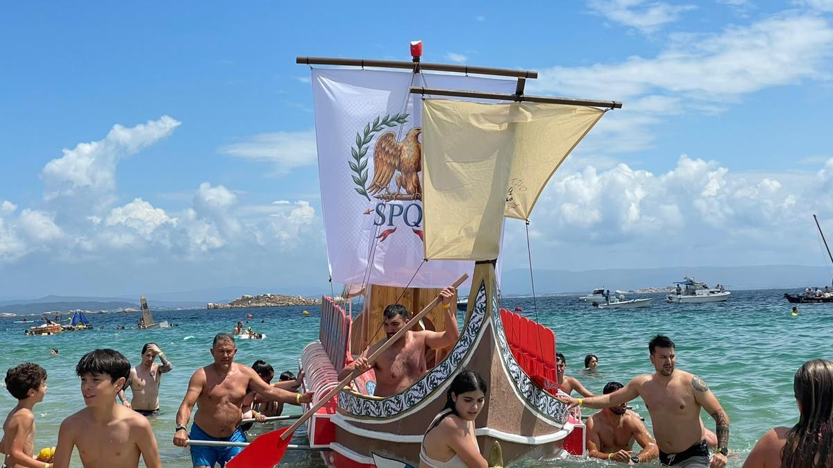 Unha das singulares "embarcasións" que participaron no Jran Premio Cutre Shark