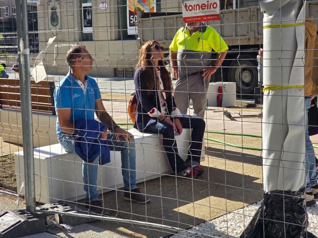 La calle de Clara Campoamor, antes Conde Vallelano, afronta la instalación de mobiliario y la plantación de jacarandas.