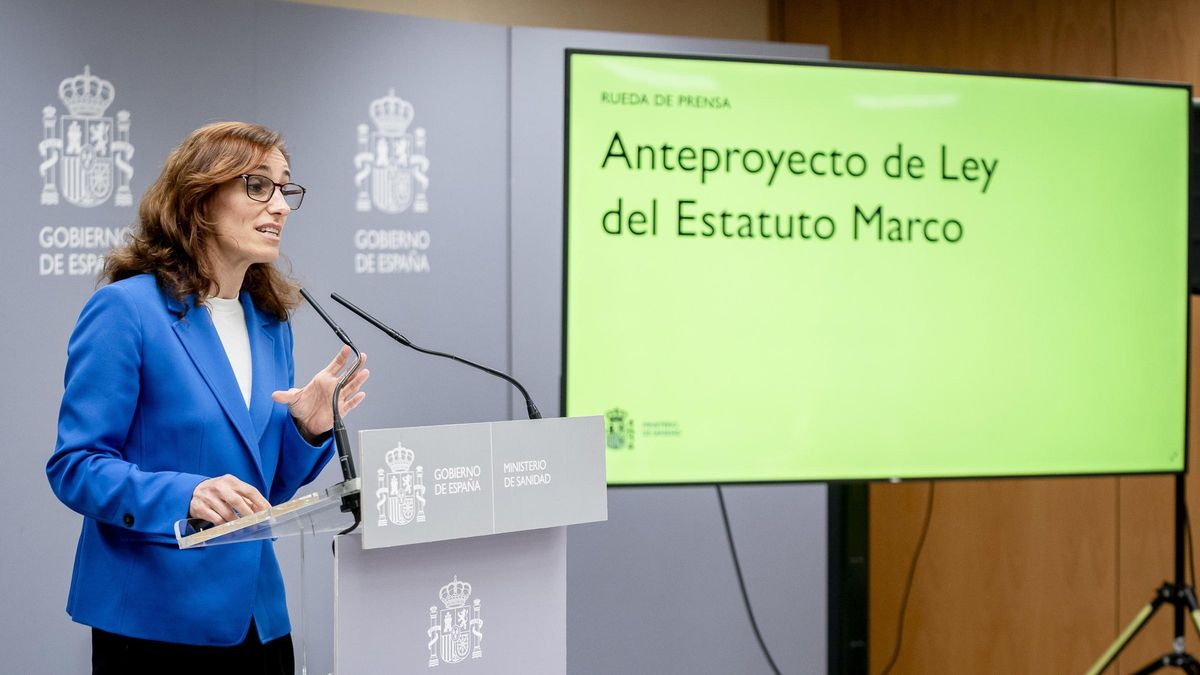 La ministra de Sanidad, Mónica García, en rueda de prensa (archivo)