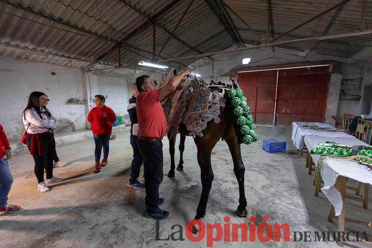 Vestir a un caballo del vino en la mañana del dos de mayo