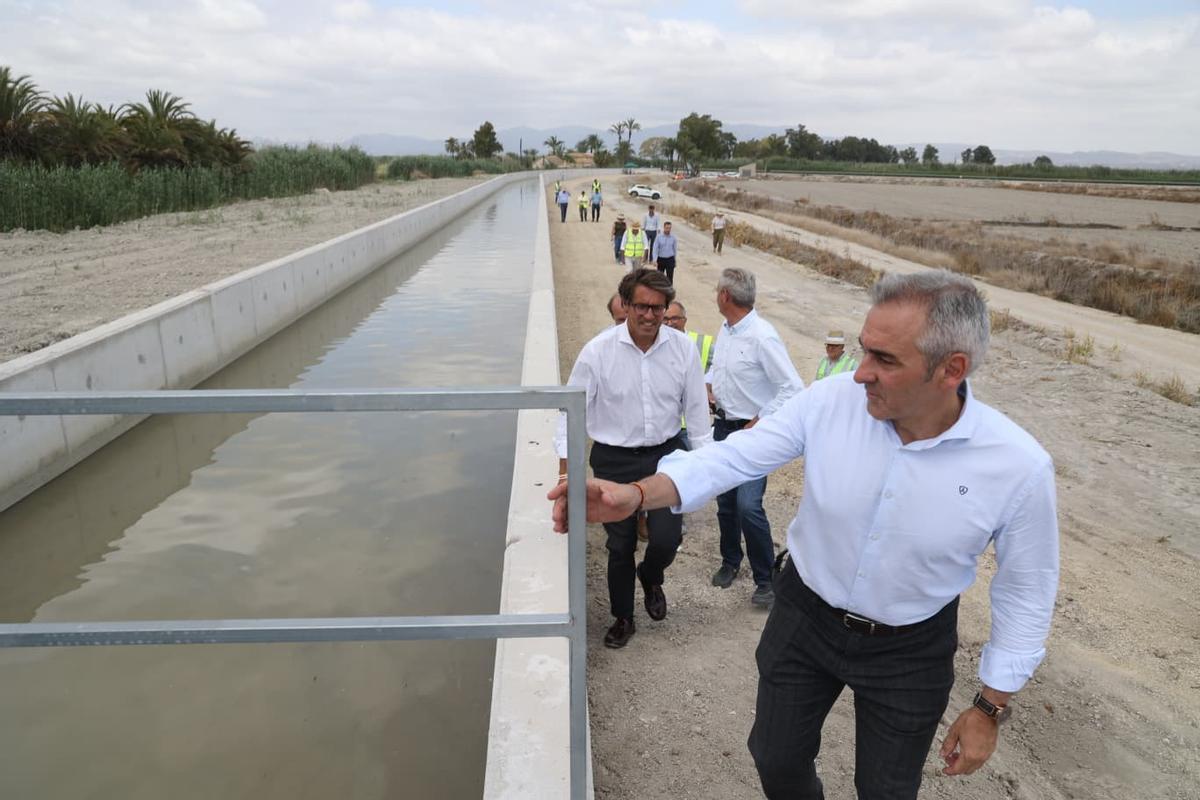 El conseller de Agricultura visitó la conducción ya puesta en marcha y totalmente renovada "para al menos otros 100 años más"