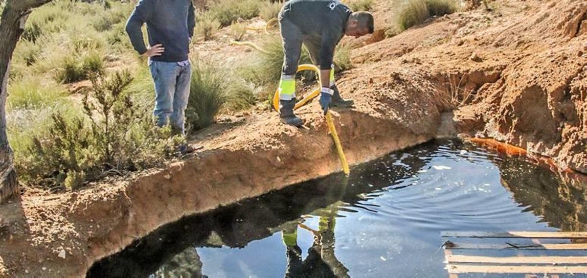 El Consell retira 30.000 litros de lixiviados procedentes del vertedero de Proambiente