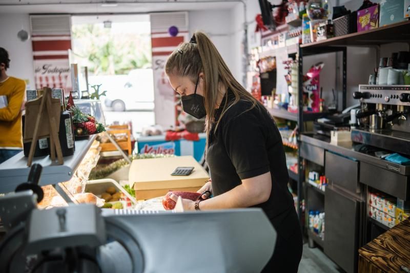 Reapertura de la tienda Todoque tras ser arrasada por el volcán de La Palma