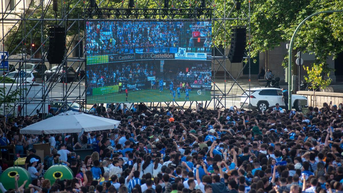 Pantalla gigante instalada, el año pasado, en Riazor