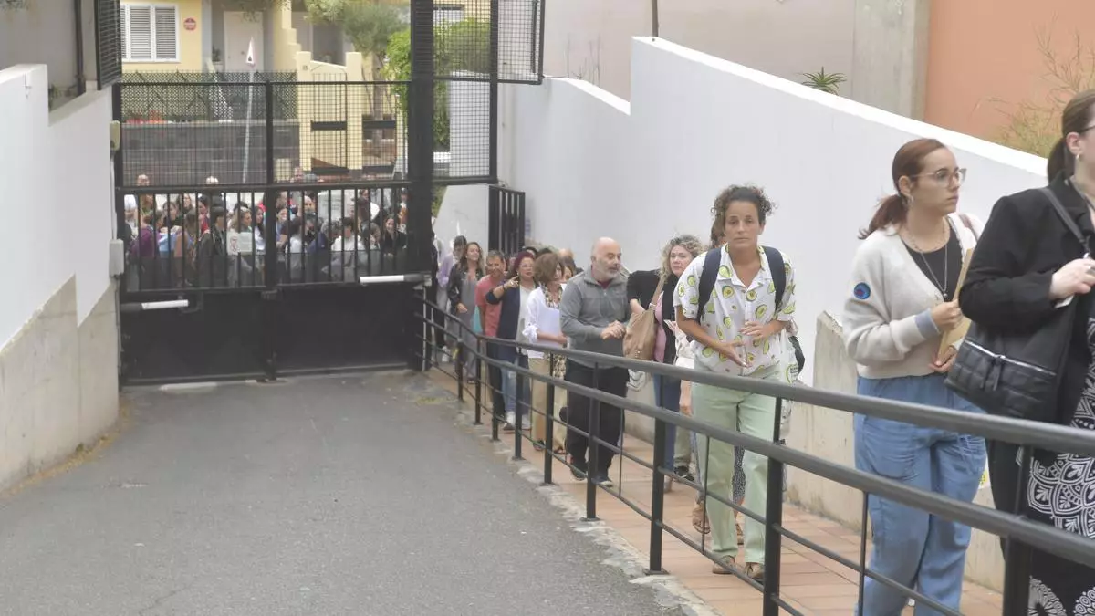 Comienza la fase clave para 15.000 aspirantes a profesor en Canarias: todo lo que debes saber del acto de presentación