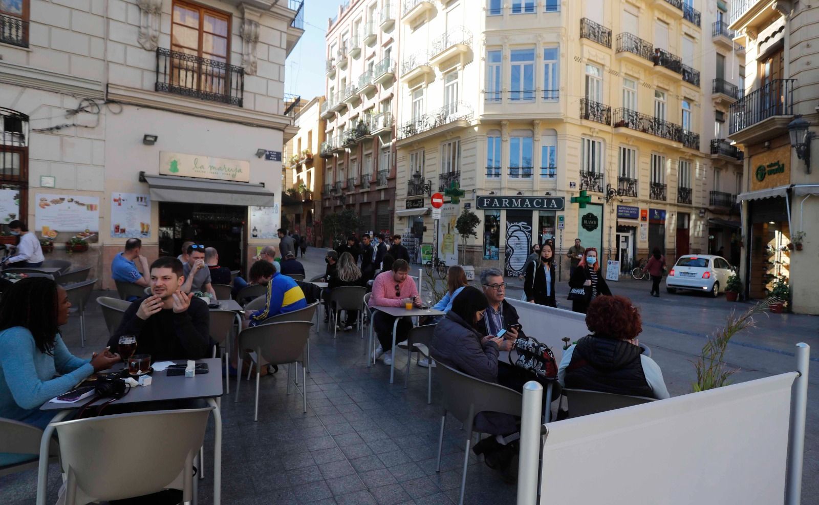 València disfruta al sol del penúltimo domingo de febrero