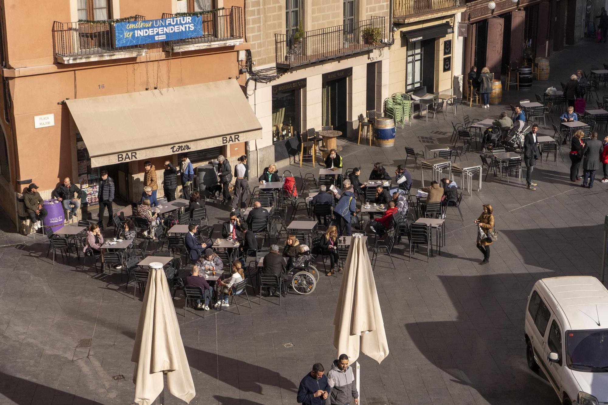 Sant Andreu Salut presenta els pisos de lloguer per a gent gran a l'antiga Fonda Sant Antoni de Manresa