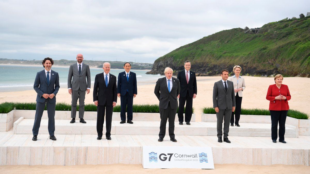 El G7 se compromete a donar mil millones de vacunas a países en desarrollos