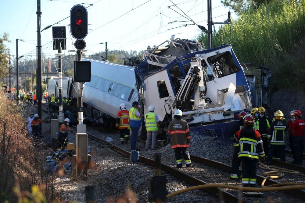 El suceso se produjo cuando el convoy chocó contra una máquina que reparaba una catenaria.