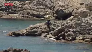 Helicòpters i bussejadors continuen buscant el menor desaparegut amb moto d’aigua a Roses