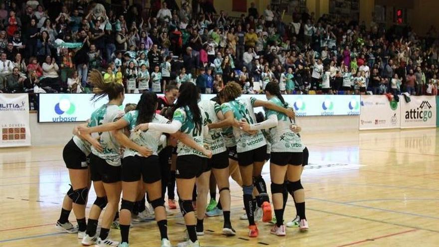 El Atticgo Elche atropella al Madeira y se clasifica para los cuartos de final (33-22)