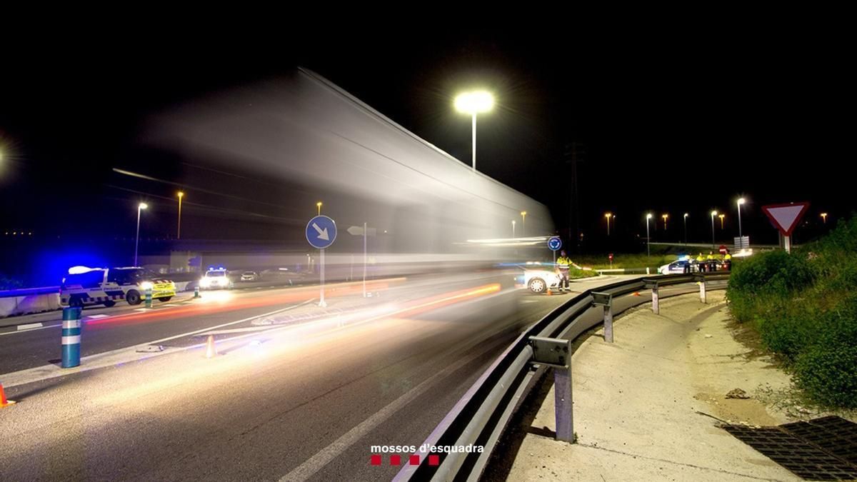 Un conductor va contra direcció a lA-2 Un conductor va contra direcció a lA-2