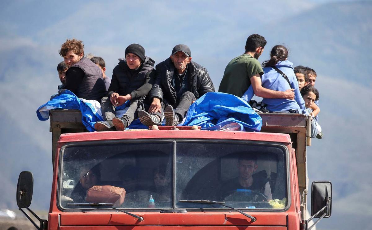 Los refugiados de Alto Karabaj llegan a Kornidzor