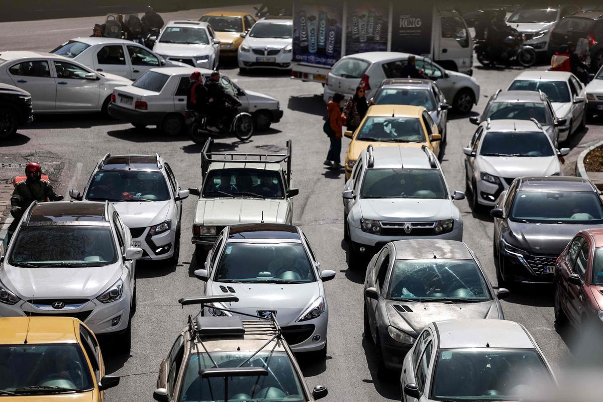 Estados Unidos e Israel bombardean  Teherán