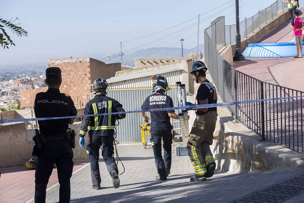 Encuentran muerto a un vecino de Lorca desaparecido encajado en el hueco entre dos casas