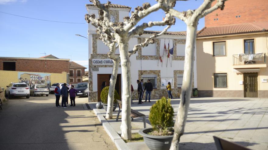 Arranca en Burganes de Valverde el programa TIC de digitalización social