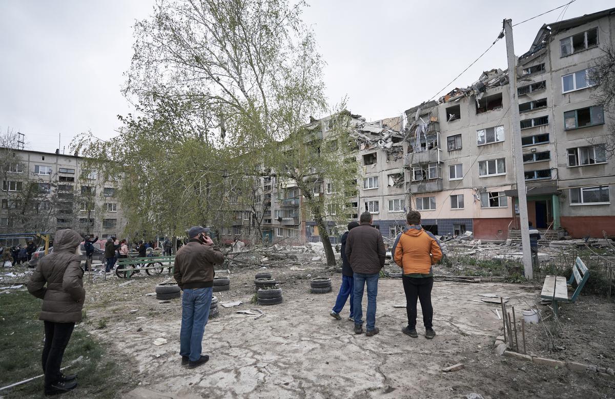 Nueve muertos y más de 20 heridos tras un bombardeo ruso en Sloviansk, en Donetsk.