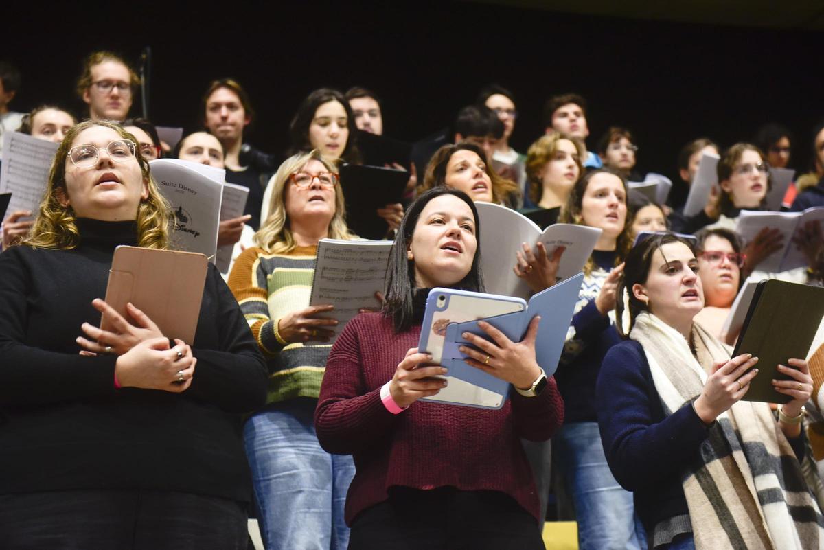 Ensayo del Concierto por la Paz del proyecto educativo Chorus en el Coliseum