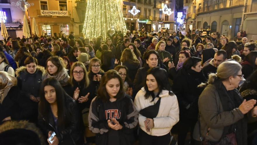 Manresa aplega 300 persones contra els dos nous casos d&#039;agressió sexual