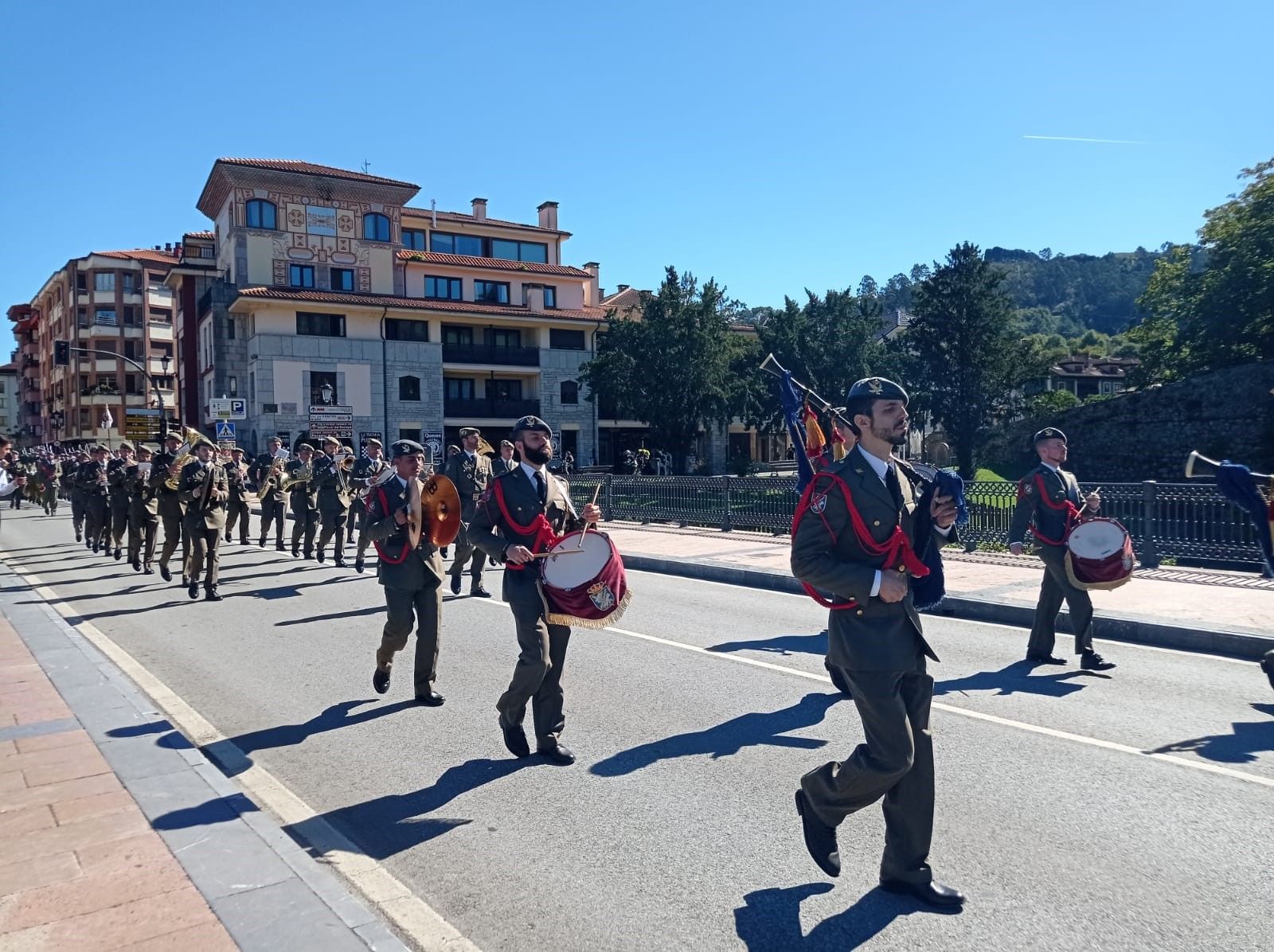 Multitudinaria jura de bandera en Covadonga, con imágenes para la historia en el real sitio