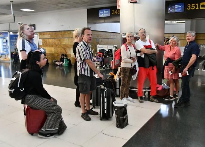 25/02/2020 AEROPUERTO. TELDE. Ambiente en el aeropuerto de Gran Canaria, dos días después de la suspencion de vuelos por la Calima.  Fotógrafa: YAIZA SOCORRO.  | 25/02/2020 | Fotógrafo: Yaiza Socorro