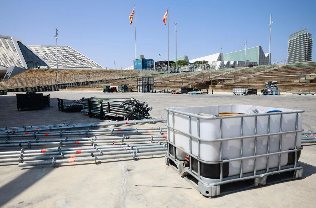 EN IMÁGENES | Comienza en Zaragoza el montaje del Vive Latino 2024