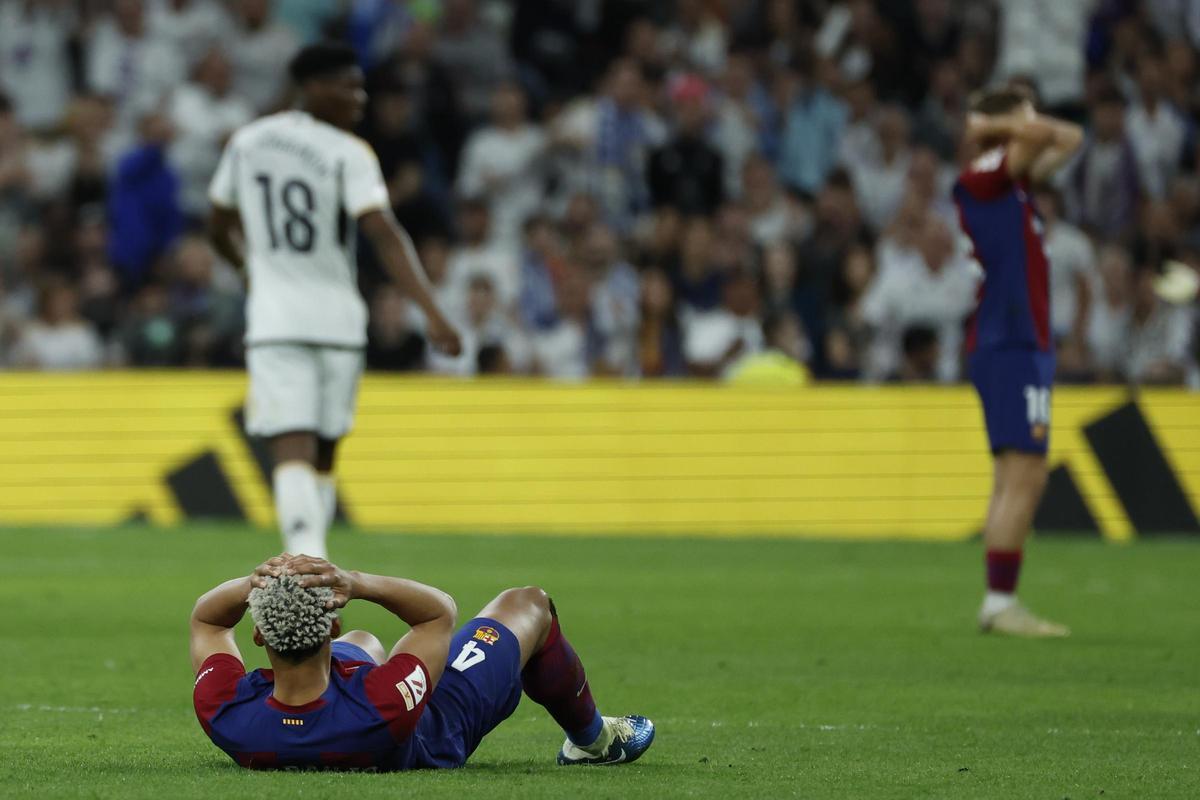 Real Madrid - FC Barcelona. Real Madrid - FC Barcelona.