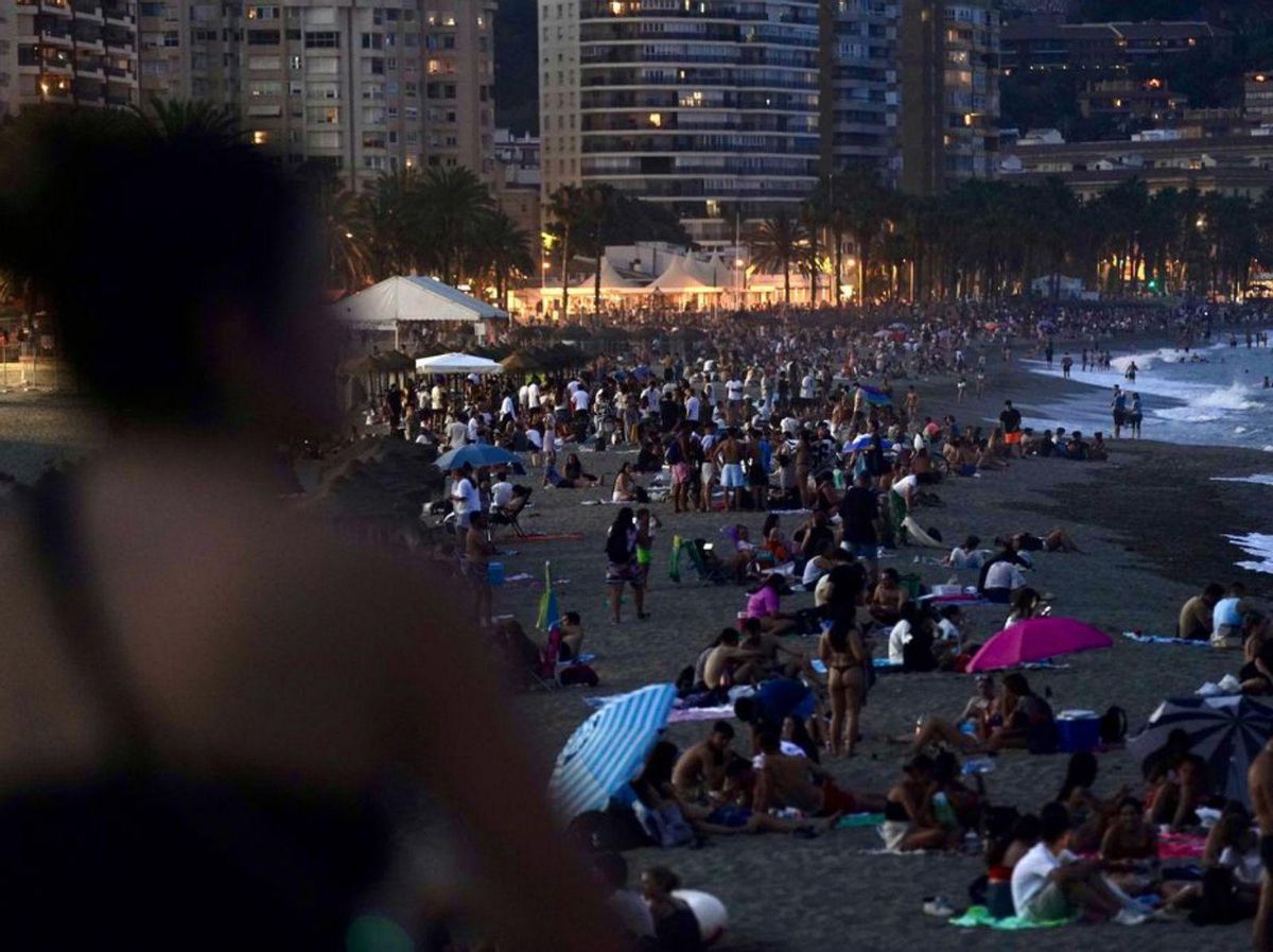 Málaga exprime la noche más corta
(y mágica) del año