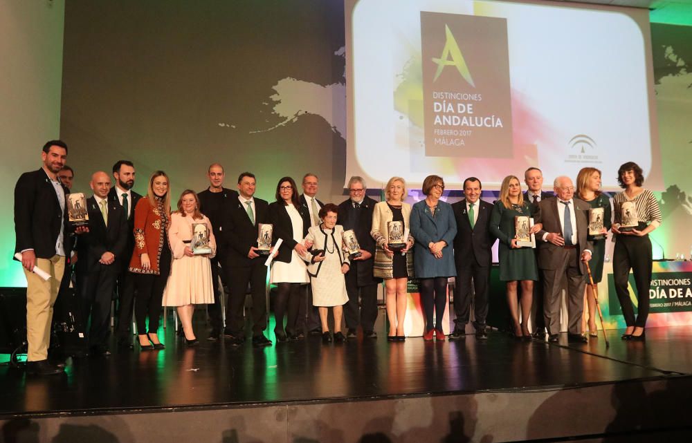 Marcos Fajardo, Miguel Ángel Catalina, María del Carmen Navas, Salvador Guzmán, Amparo Gallardo, Belén Cuesta, y en el apartado de empresas e instituciones, los servicios informativos de Canal Sur en Málaga, la Federación de Mujeres de la Comarca Nororiental de Málaga, el IES Guadalmedina y La Curruca, una panadería en Coín, los premiados.