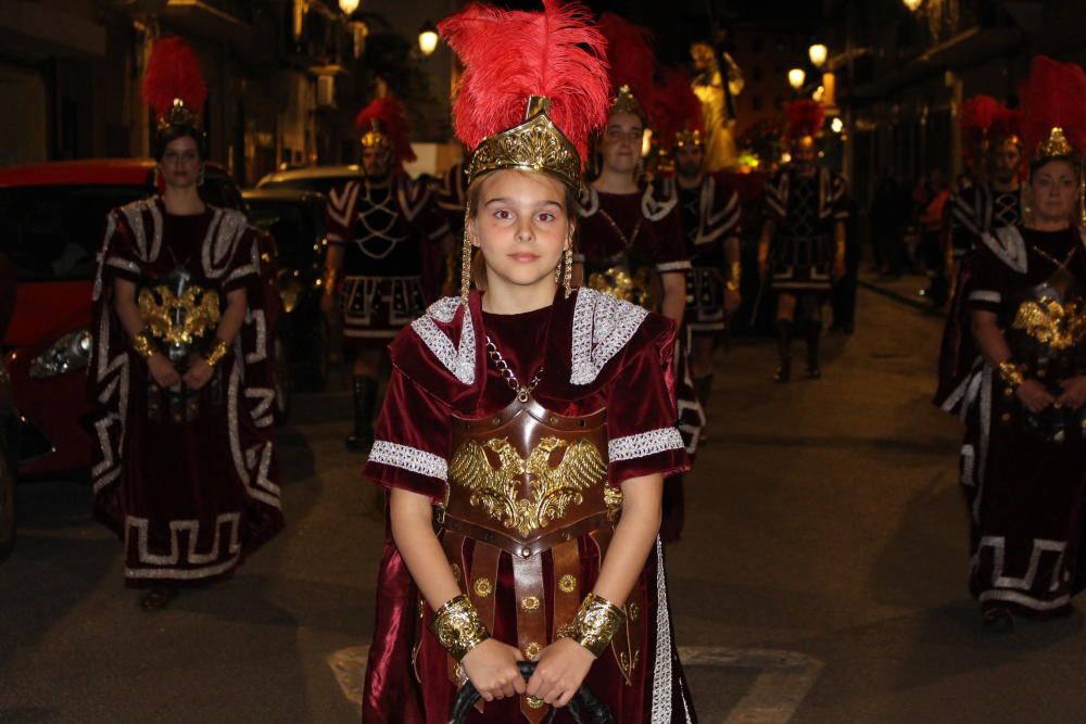 Procesión de la Hermandad de Jesús con la Cruz y Cristo Resucitado.