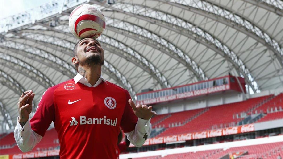 Paolo Guerrero seguiría una temporada más en el Inter de Porto Alegre