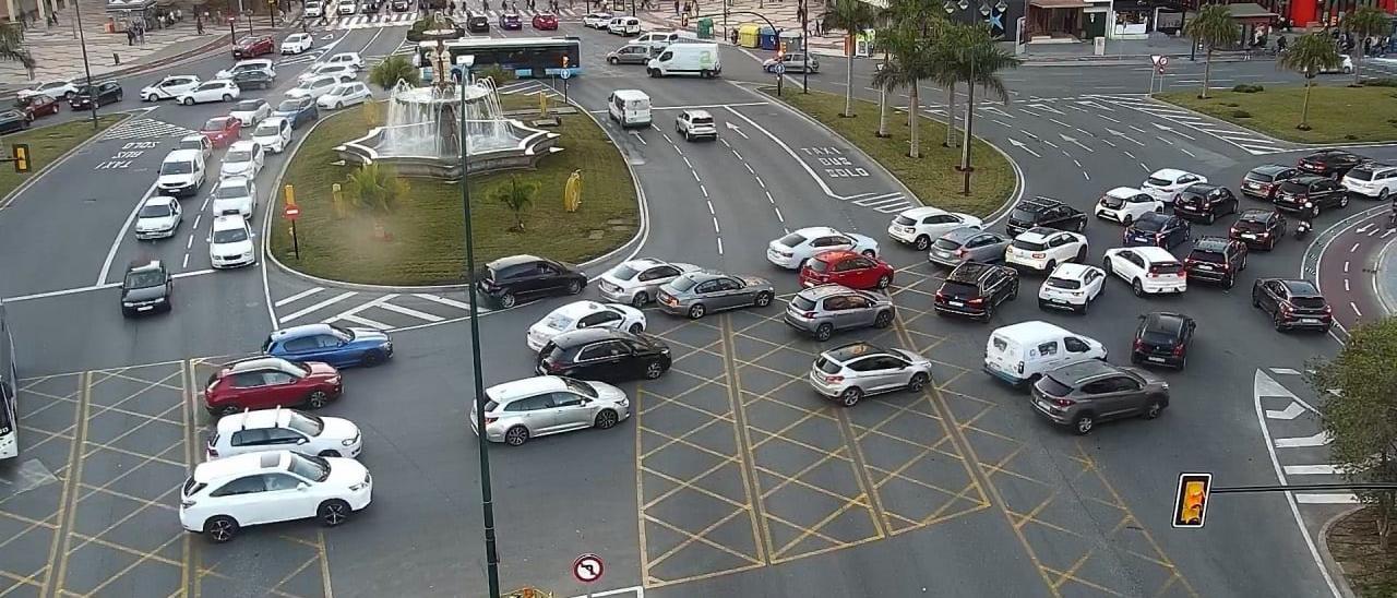 Atasco en la Plaza Manuel Alcántara.