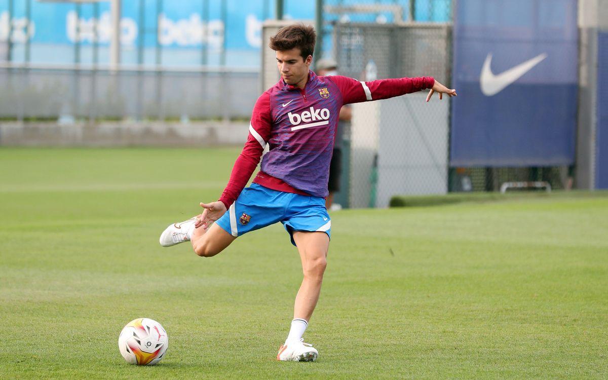 Riqui Puig, en el entrenamiento del Barça en la ciudad deportiva.