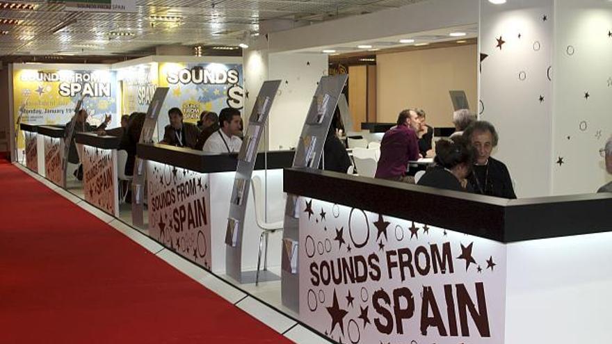 Stand de la plataforma &quot;Sounds from Spain&quot;, formada por las empresas españolas que participan en la edición de 2009 del MIDEM, una feria del negocio de la música que se celebra en la localidad francesa de Cannes.