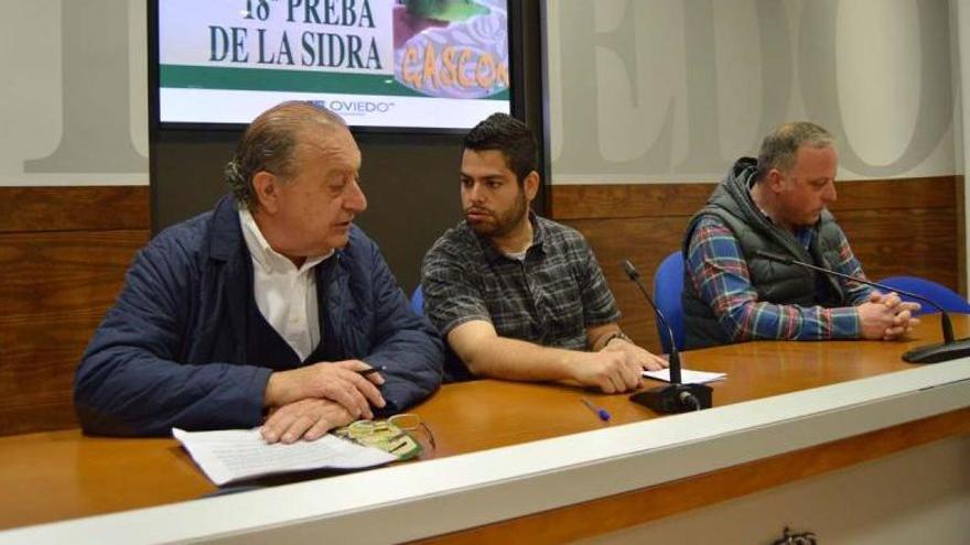 Por la izquierda, Francisco Colunga, Rubén Rosón y Andrés Alonso durante la presentación.