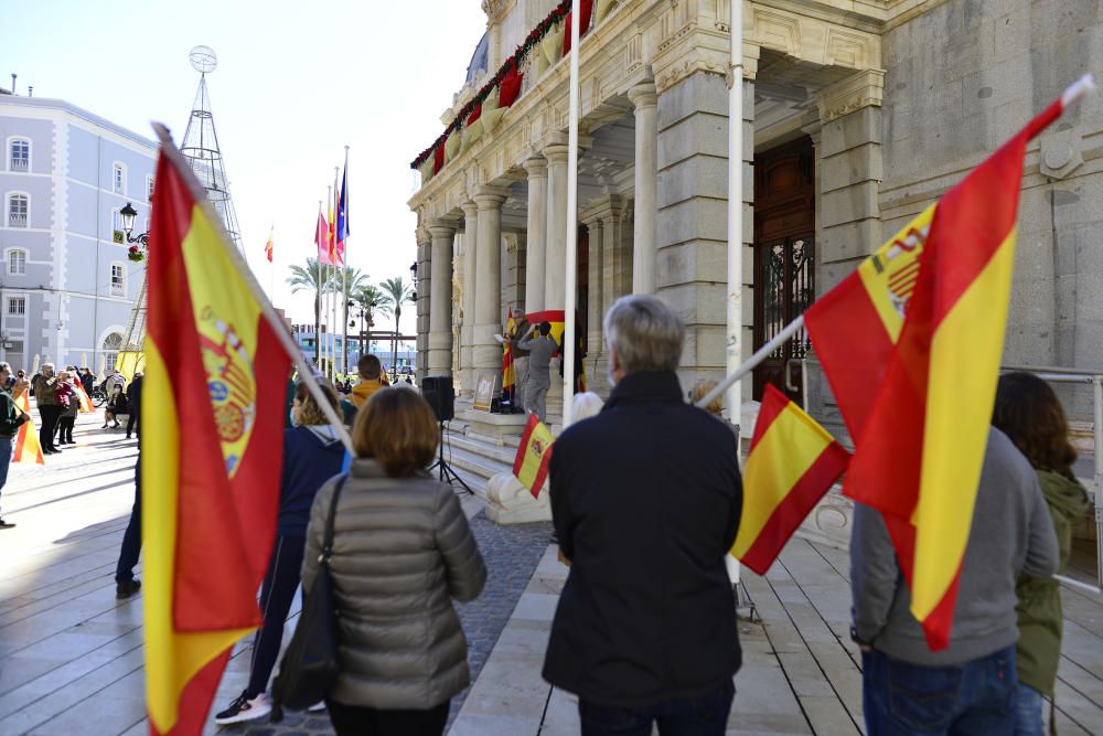 Vox y sus simpatizantes se concentran en Cartagena por la Constitución