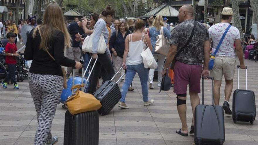 Las estancias hoteleras caen en agosto por el descenso de turistas extranjeros