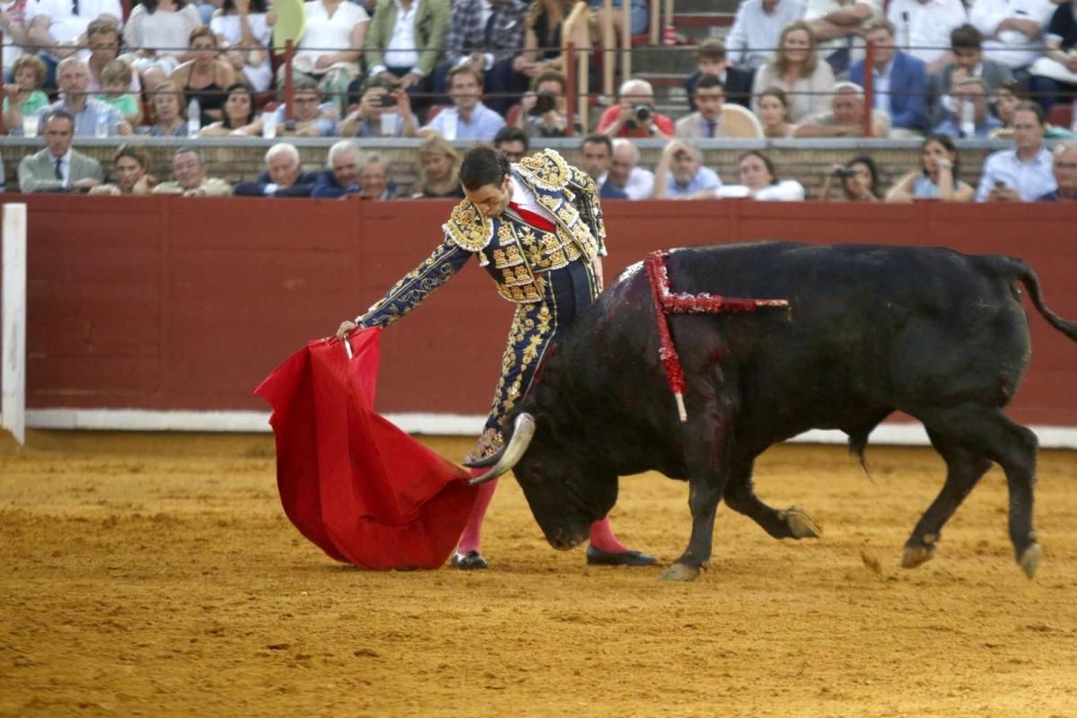 Fotos: Ponce sale a hombros en la tercera de abono.