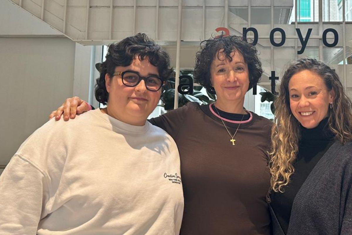 María, Maria Carmen y Marga, pacientes de cáncer, se sientan a hablar con El Periódico de España