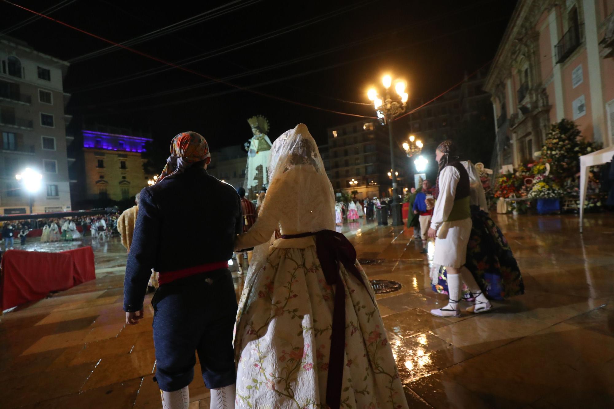 Búscate en el primer día de ofrenda por la calle de la Paz (entre las 21:00 a las 22:00 horas)