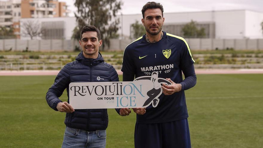 El doble campeón del Mundo, seis veces de Europa y medalla de bronce en los Juegos Olímpicos en la modalidad de Patinaje Artístico, Javier Fernández, le ha cogido el gustillo a la Costa del Sol. Un mes después de su visita al Estadio La Rosaleda, el patinador acudió a lugar habitual de entrenamiento del primer equipo malaguista (Estadio Ciudad de Málaga) para promocionar su espectáculo en la capital malagueña.