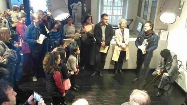 Joaquín Viña triunfa en Candás con su muestra "Hiperpop"