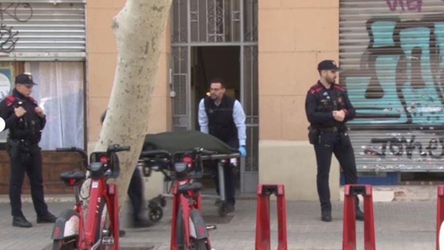 Troben mortes tres persones d'una mateixa família a Barcelona