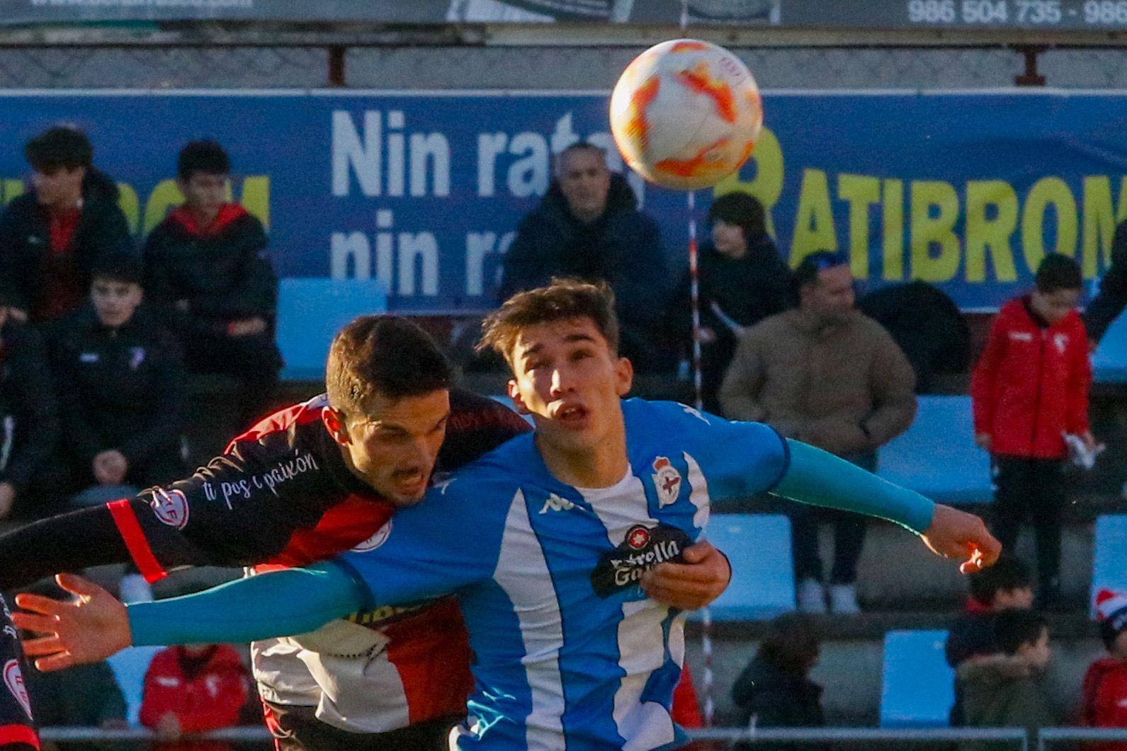 Las mejores imágenes del Arosa-Fabril con las gradas de A Lomba a rebosar