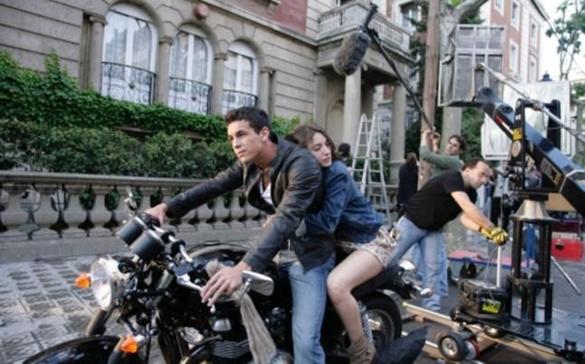 El film narra la història d’uns Romeo i Julieta del segle XXI.