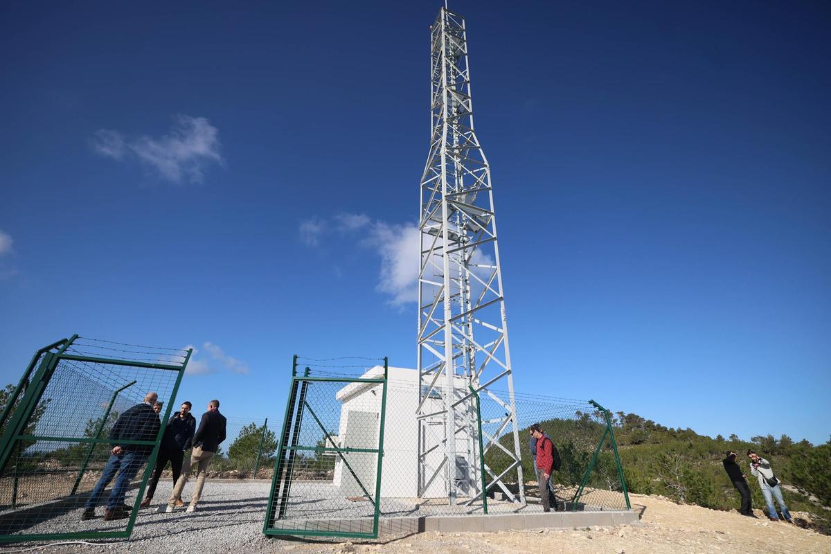 Una nueva antena para ‘iluminar’ las telecomunicaciones en sa Cala y Sant Joan Una nueva antena para ‘iluminar’ las telecomunicaciones en sa Cala y Sant Joan