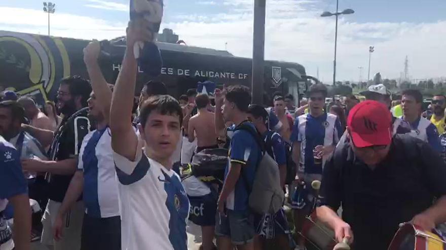 Recibimiento a lo grande al Hércules en Ponferrada