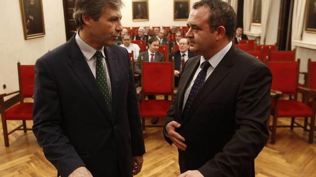 Por la izquierda Jaime Argüelles e Isaac Pola, antes del inicio de la conferencia en el RIDEA.