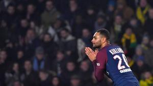 Kurzawa durante un juego con el PSG